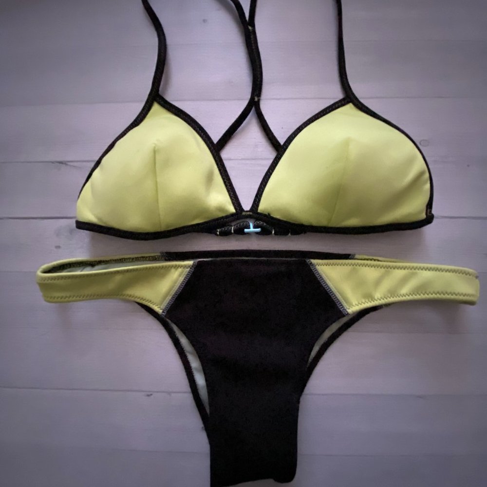 Victoria’s Secret bikini